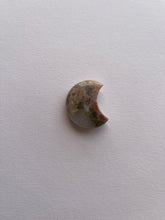 Load image into Gallery viewer, Flower Agate Moon