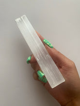 Load image into Gallery viewer, Selenite Raw Wand