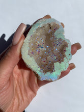 Load image into Gallery viewer, Angel Aura Geode