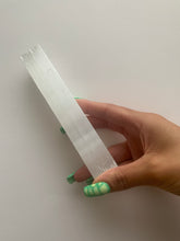 Load image into Gallery viewer, Selenite Raw Wand
