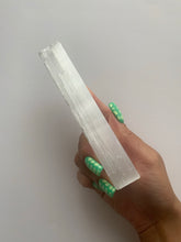 Load image into Gallery viewer, Selenite Raw Wand