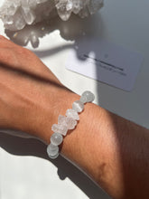 Load image into Gallery viewer, Clarity bracelet

