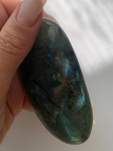 Load image into Gallery viewer, Labradorite Palm Stone
