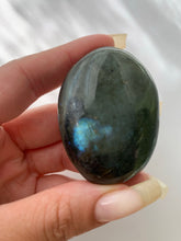Load image into Gallery viewer, Labradorite Palm Stone
